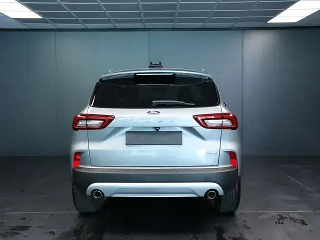 Usata Ford Kuga Titanium 179 CV (131 kW) 2025 Argento SUV