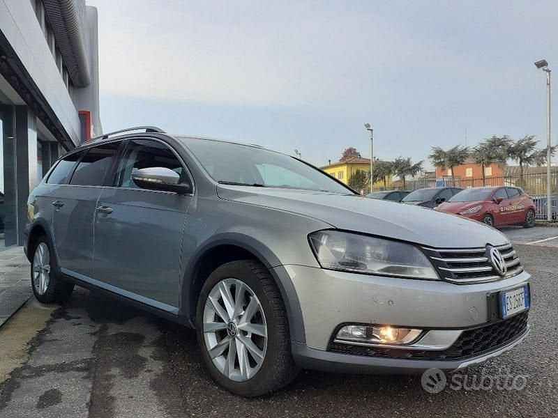 Usata VW Passat 177 CV (130 kW) 2013 Grigio Station wagon