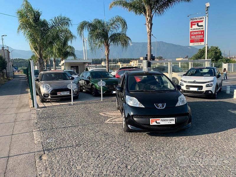 Usata Peugeot 107 68 CV (50 kW) 2006 Nero Utilitaria