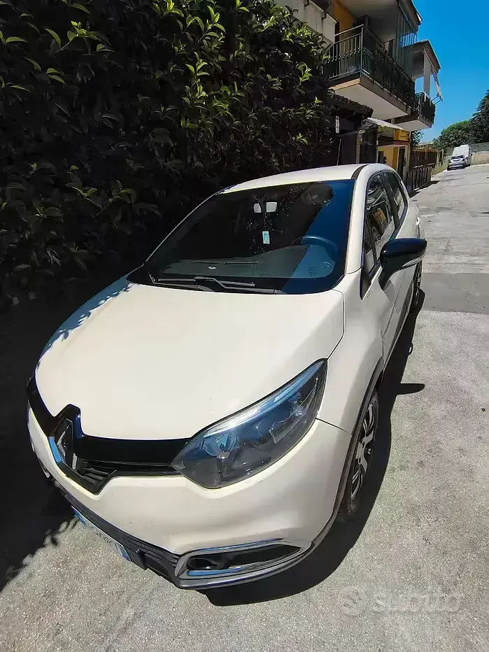 Usata Renault Captur 90 CV (66 kW) 2016 Bianco SUV