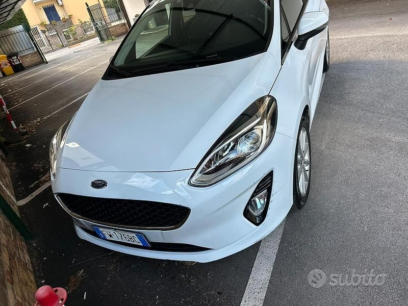 Usata Ford Fiesta 90 CV (66 kW) 2019 Utilitaria