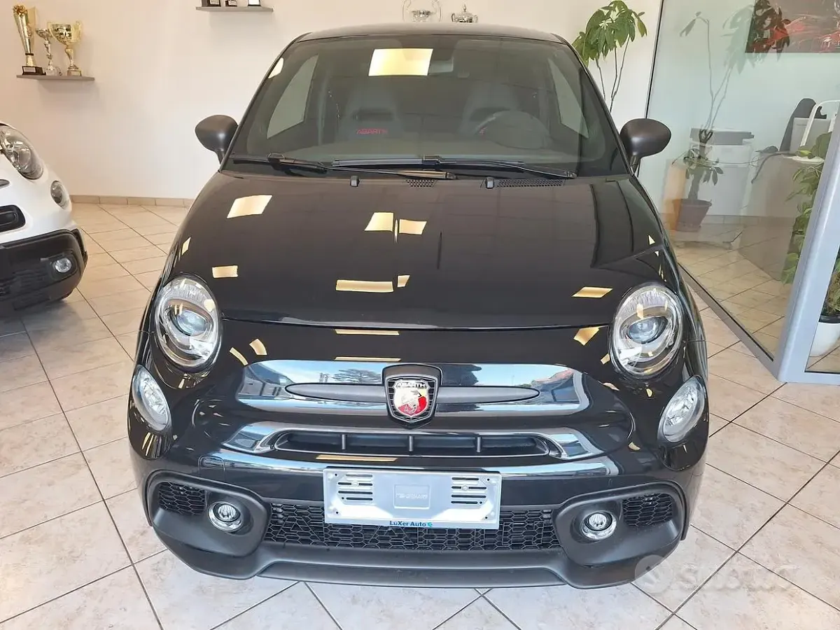 Occasion Abarth 695 Competizione 179 ch (131 kW) 2024 Noir Citadine
