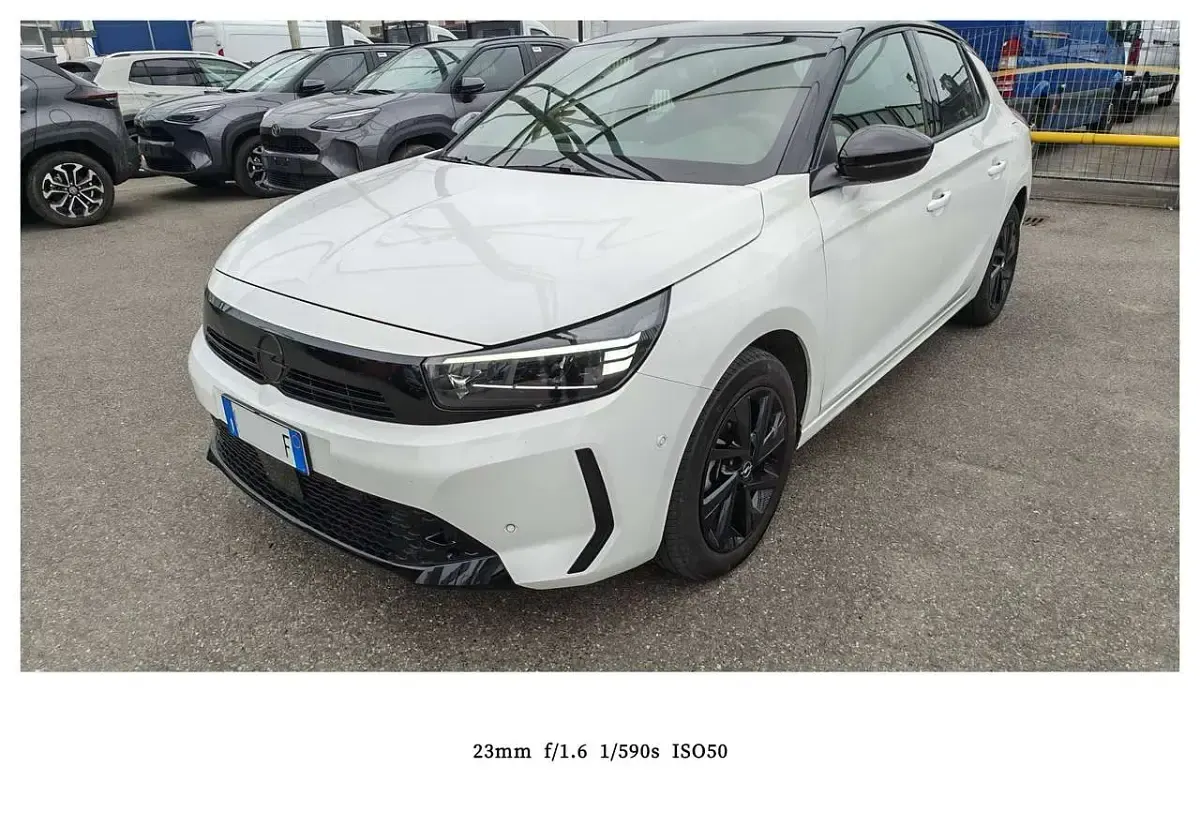 Usata Opel Corsa GS Line 101 CV (74 kW) 2025 Bianco con tetto nero Utilitaria
