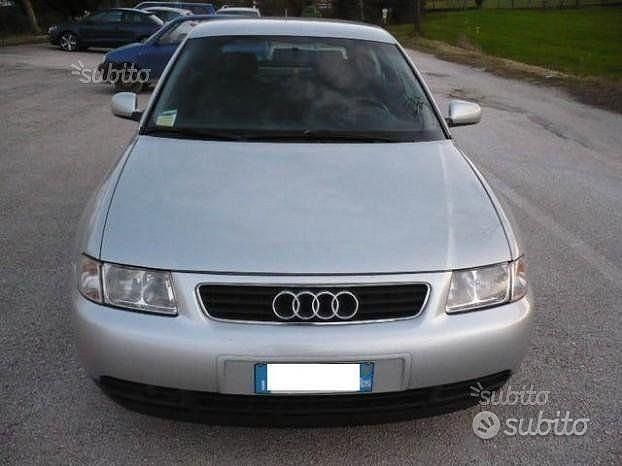 Usata Audi A3 Attraction 110 CV (80 kW) 1999 Grigio Berlina