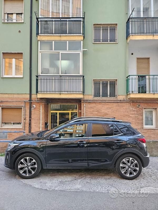 Nero Usata 2020 Kia Stonic Style SUV | 14.500 € (Buon prezzo) - Immagine 1/4