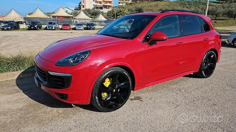 Usata Porsche Cayenne 2015 Rosso SUV