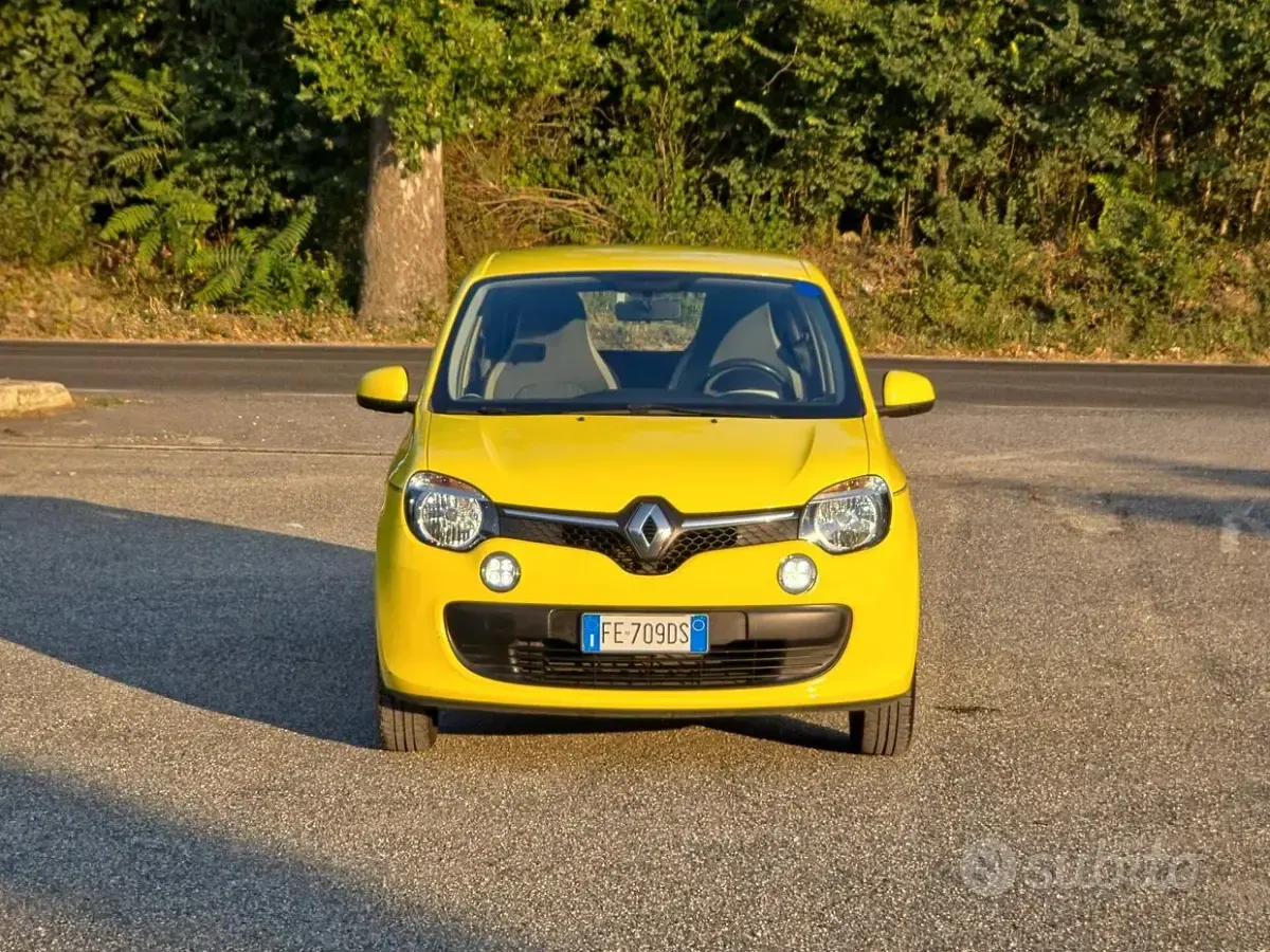 Usata Renault Twingo SE 69 CV (50 kW) 2016 Giallo Utilitaria