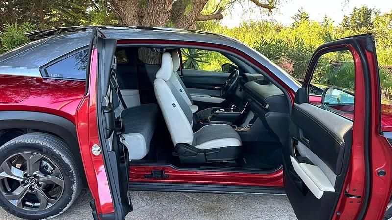 Usata Mazda MX30 Exclusive 105 kW (143 CV) 2020 Rosso SUV