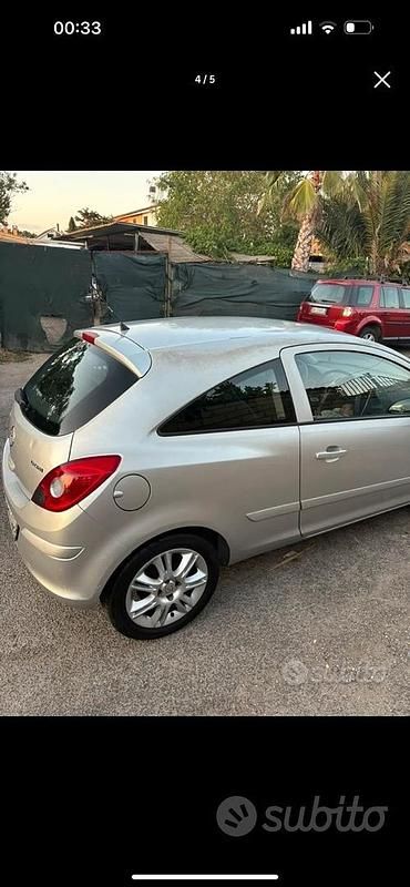 Usata Opel Corsa 69 CV (50 kW) 2007 Grigio Utilitaria