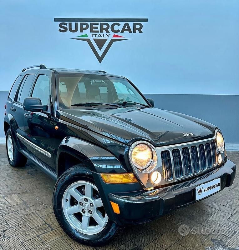 Usata Jeep Cherokee 163 CV (119 kW) 2005 Nero SUV