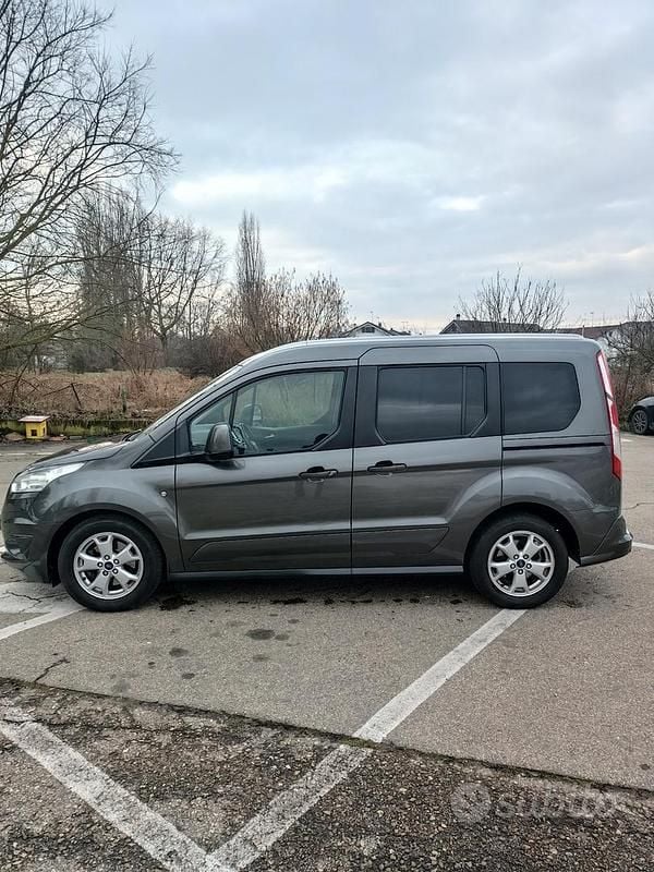 Usata Ford Tourneo Connect 120 CV (88 kW) 2016 Grigio Monovolume