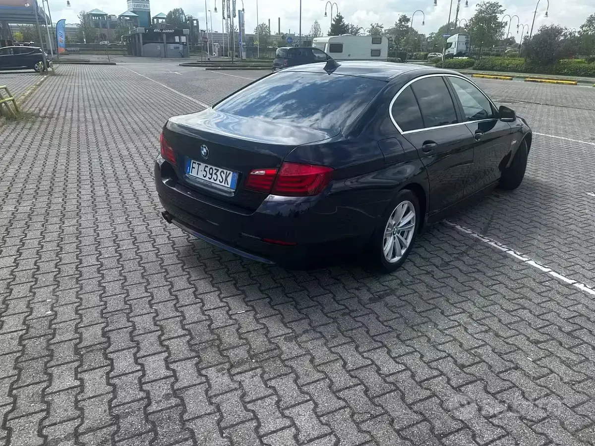 Usata BMW 530 258 CV (189 kW) 2012 Bluazzurro Berlina