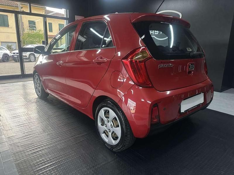 Usata Kia Picanto 67 CV (49 kW) 2016 Rosso Utilitaria