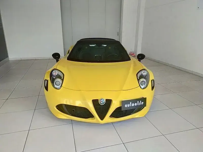 Usata Alfa Romeo 4C 241 CV (177 kW) 2019 Giallo Cabrio