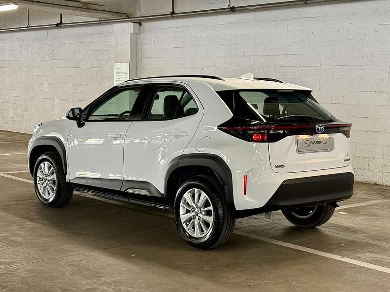 Usata Toyota Yaris Cross Active 92 CV (67 kW) 2023 Bianco pastello SUV