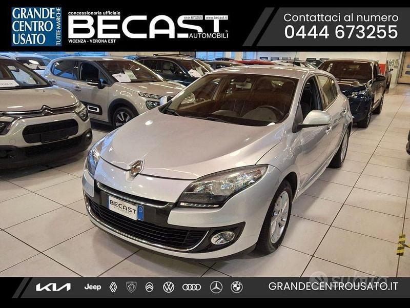 Grigio Usata 2013 Renault Mégane Berlina | 4400 € (Buon prezzo) - Immagine 1/4