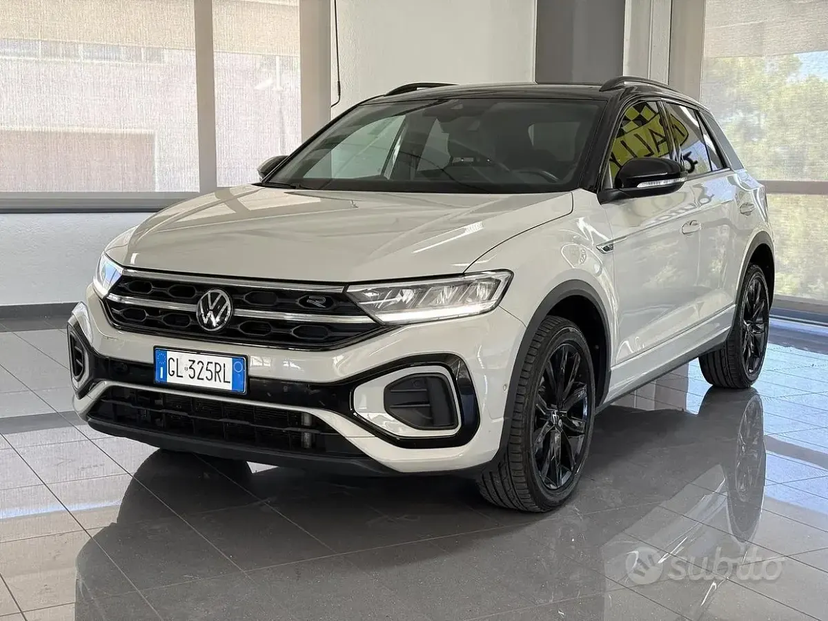 Usata VW T-Roc R-line 149 CV (109 kW) 2022 Grigio SUV