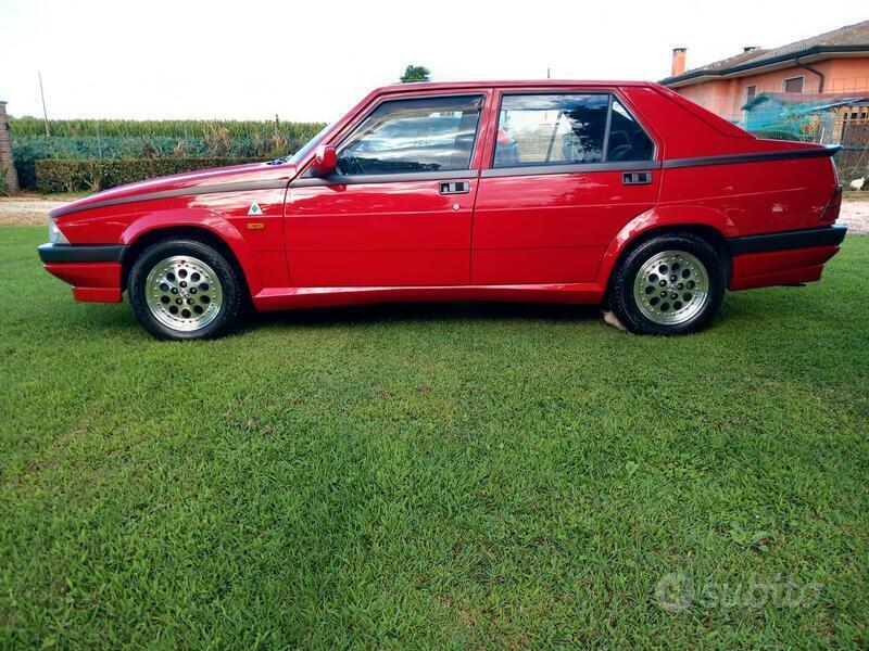 Usato 1988 Alfa Romeo 75 2.0 Benzin 148 CV (15.000 €)