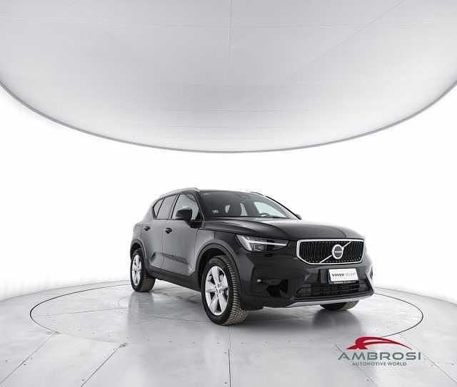 Begagnad Volvo XC40 Core 163 HK (119 kW) 2025 Svart SUV