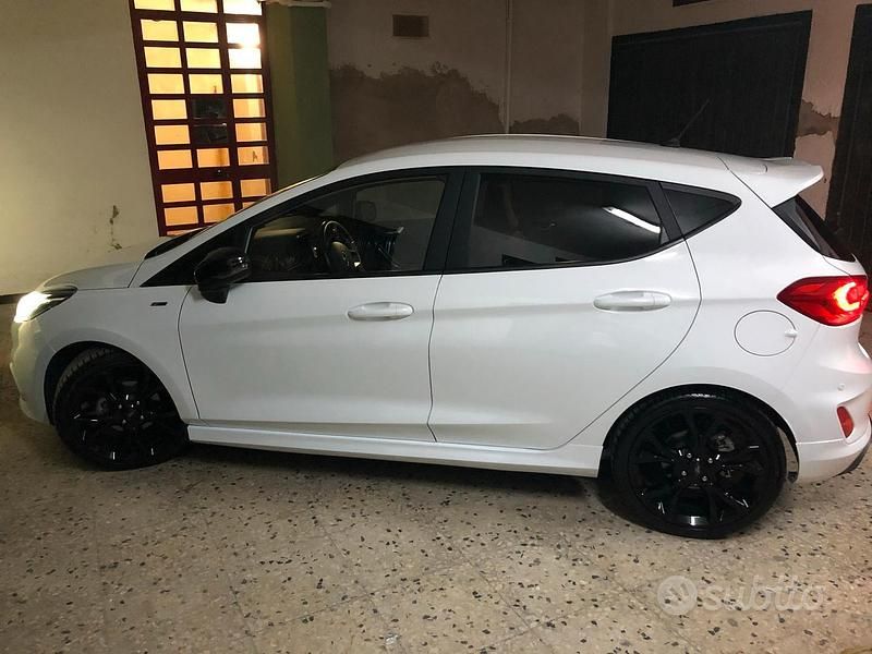 Usata Ford Fiesta ST-Line 120 CV (88 kW) 2017 Bianco Berlina