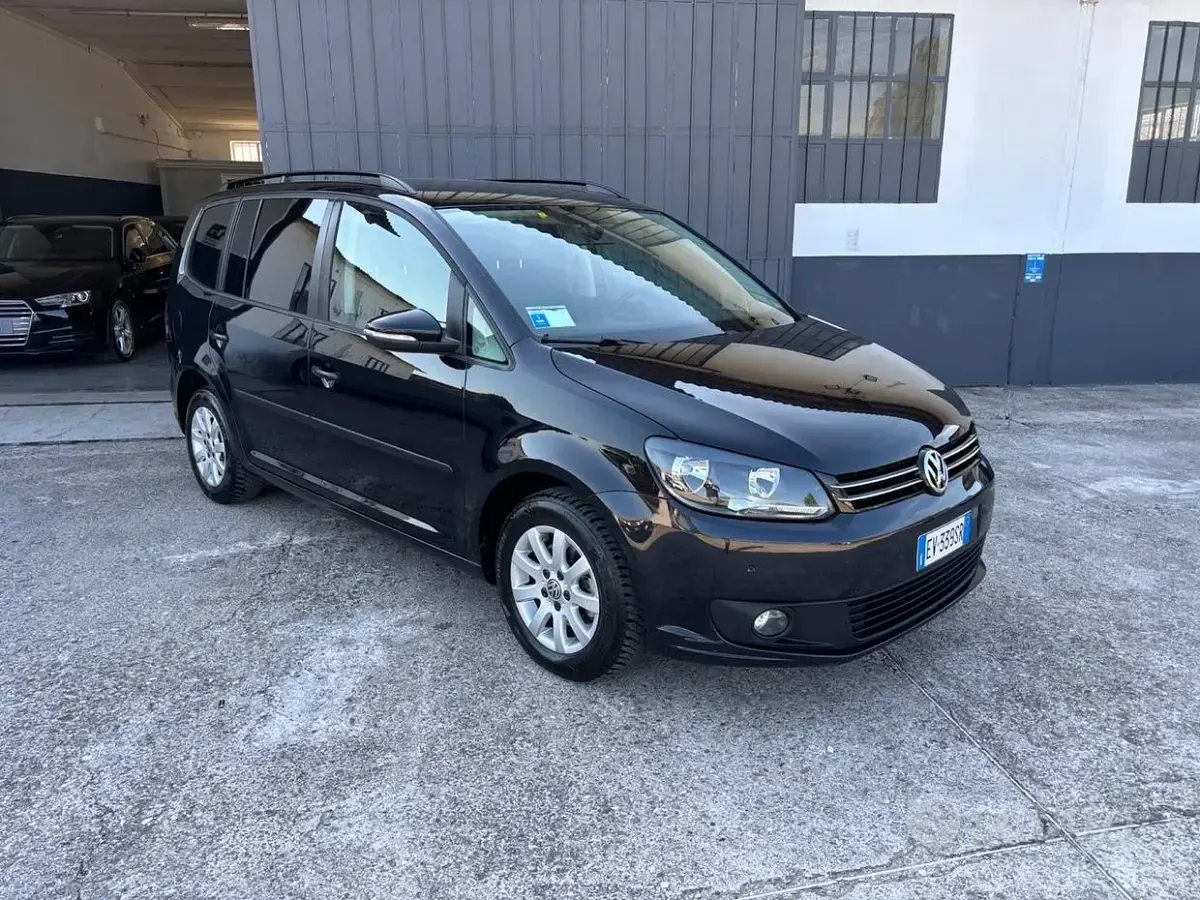 Usata VW Touran 105 CV (77 kW) 2013 Nero Monovolume