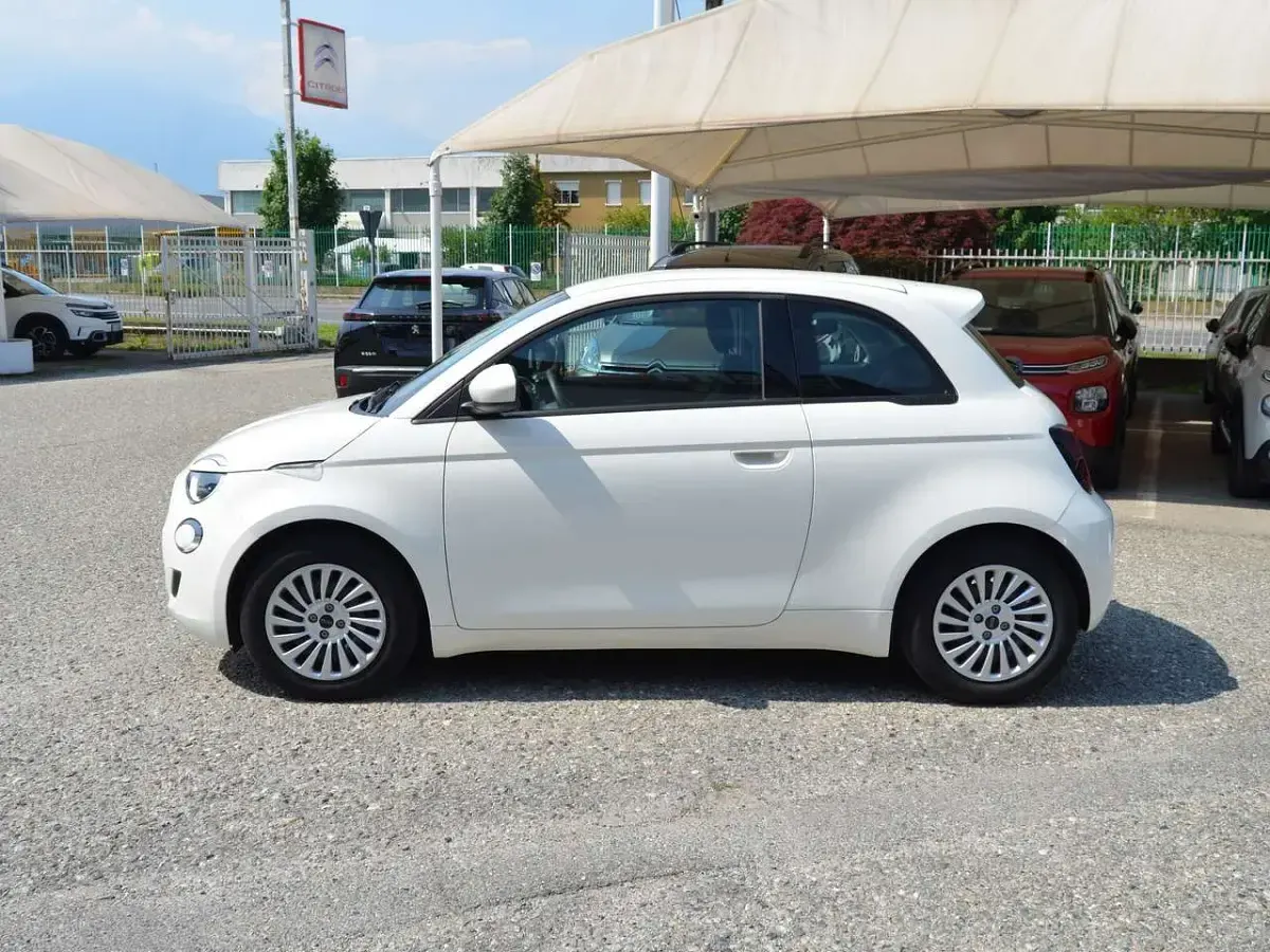 Usata Fiat 500e Action 42 kW (58 CV) 2021 Bianco Utilitaria