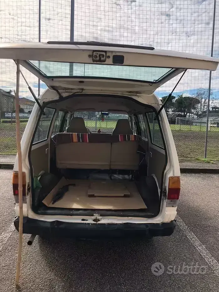 Usata Nissan Vanette 61 CV (44 kW) 1987 Bianco Monovolume