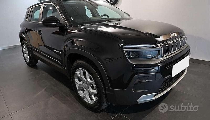 Nuova Jeep Avenger Longitude 101 CV (74 kW) 2025 Grigio SUV