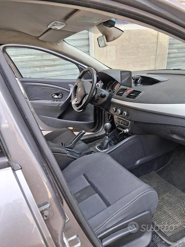 Usata Renault Mégane 106 CV (77 kW) 2010 Berlina