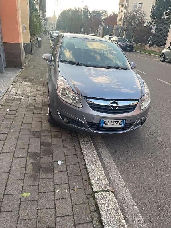 Usata Opel Corsa Enjoy 80 CV (58 kW) 2007 Utilitaria