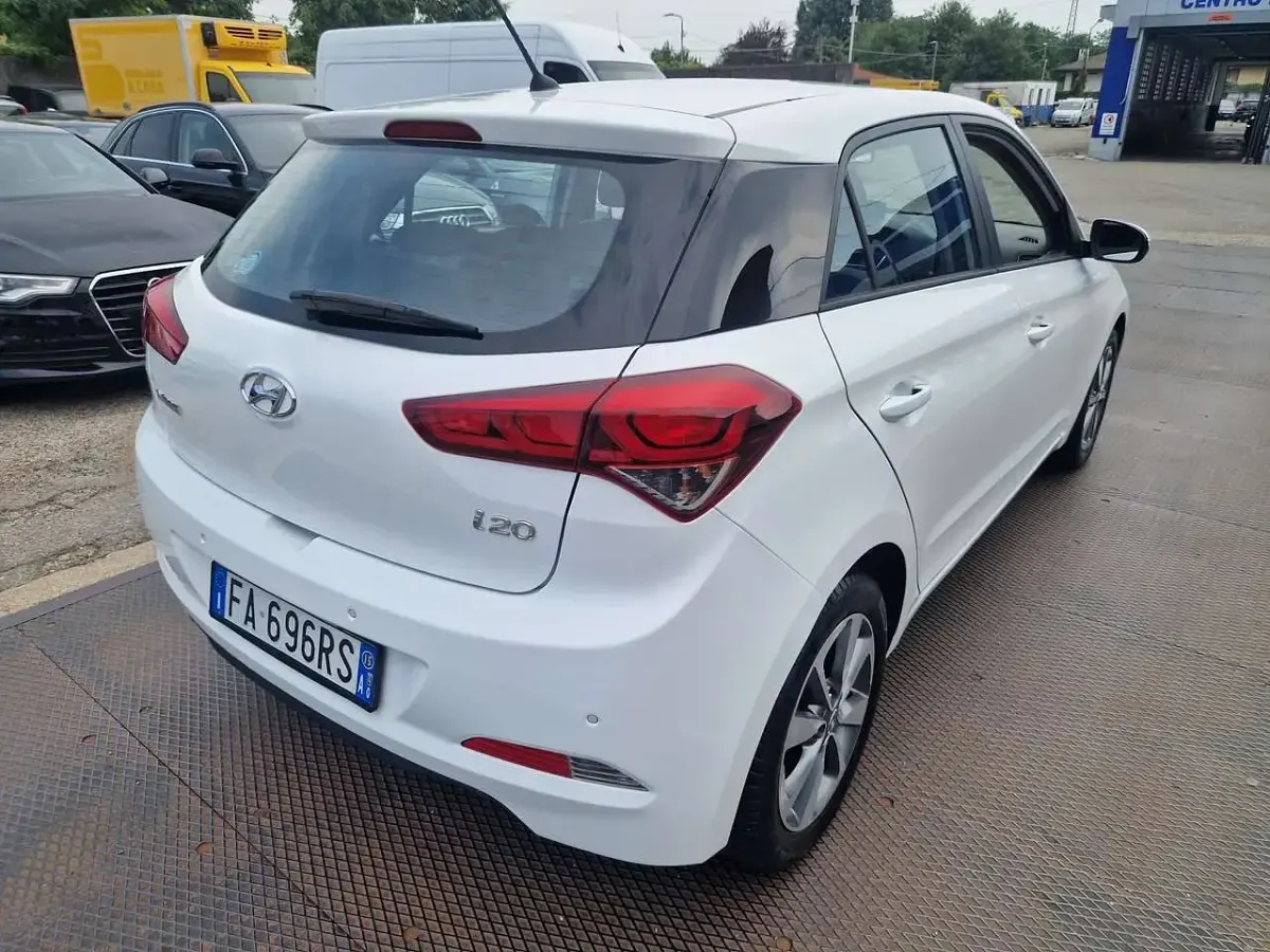 Usata Hyundai i20 Style 75 CV (55 kW) 2015 Other Utilitaria