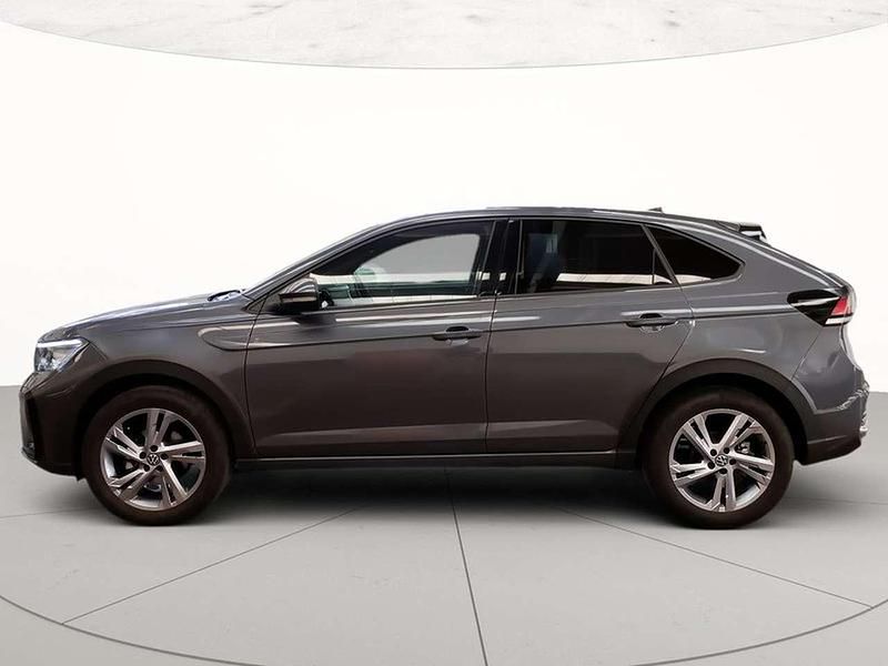 Usata VW Taigo R-line 110 CV (80 kW) 2023 Smoky grey metallizzato SUV