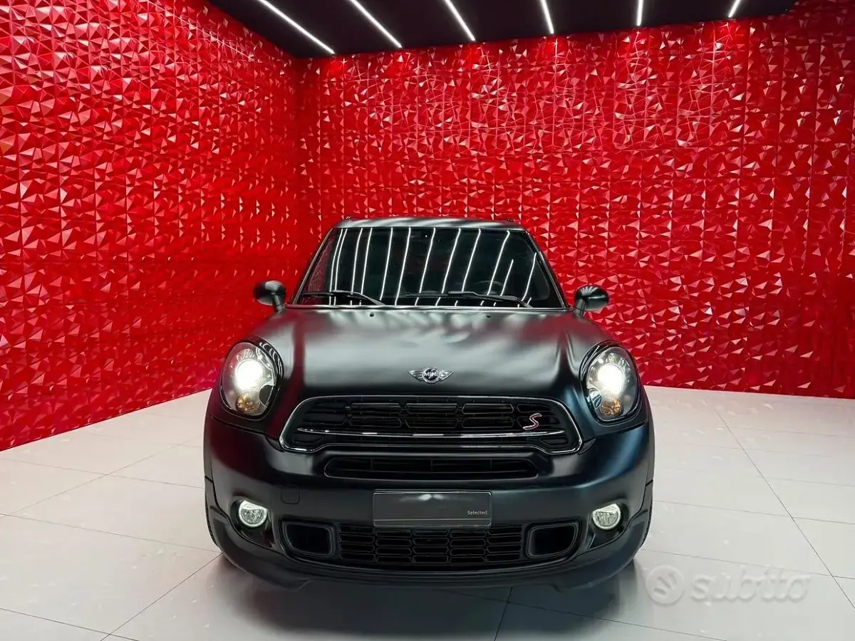 Usata Mini Cooper SD Countryman Business 143 CV (105 kW) 2015 Nero SUV