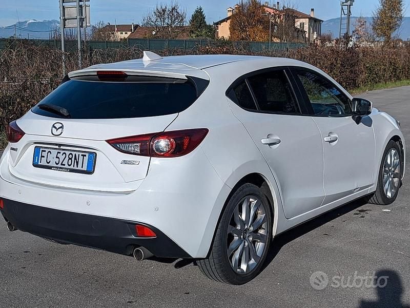 Usata Mazda 3 Exceed 150 CV (110 kW) 2016 Bianco Berlina
