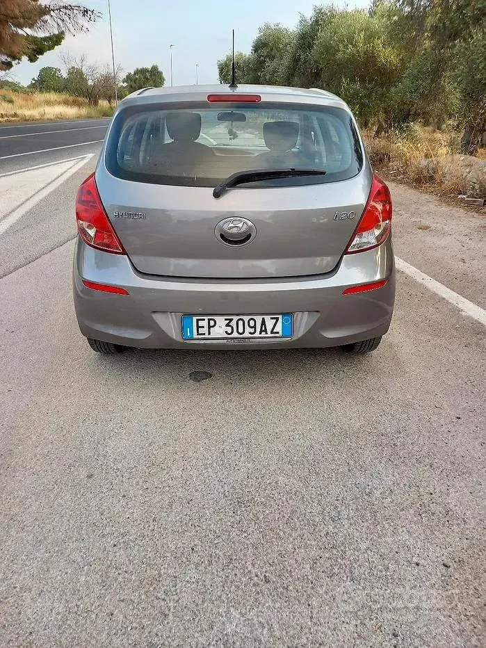 Usata Hyundai i20 85 CV (62 kW) 2012 Grigio Utilitaria