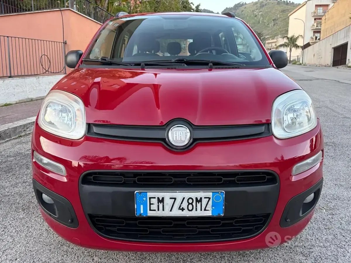 Usata Fiat Panda Dynamic 69 CV (50 kW) 2012 Rosso Utilitaria