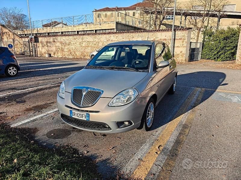 Usata 2008 Lancia Ypsilon Due volumi | 3000 € (Buon prezzo) - Immagine 1/4