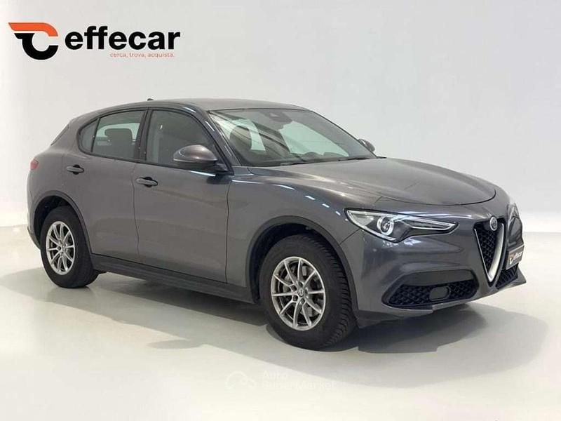 Usata Alfa Romeo Stelvio Executive 190 CV (139 kW) 2019 Grigio scuro SUV