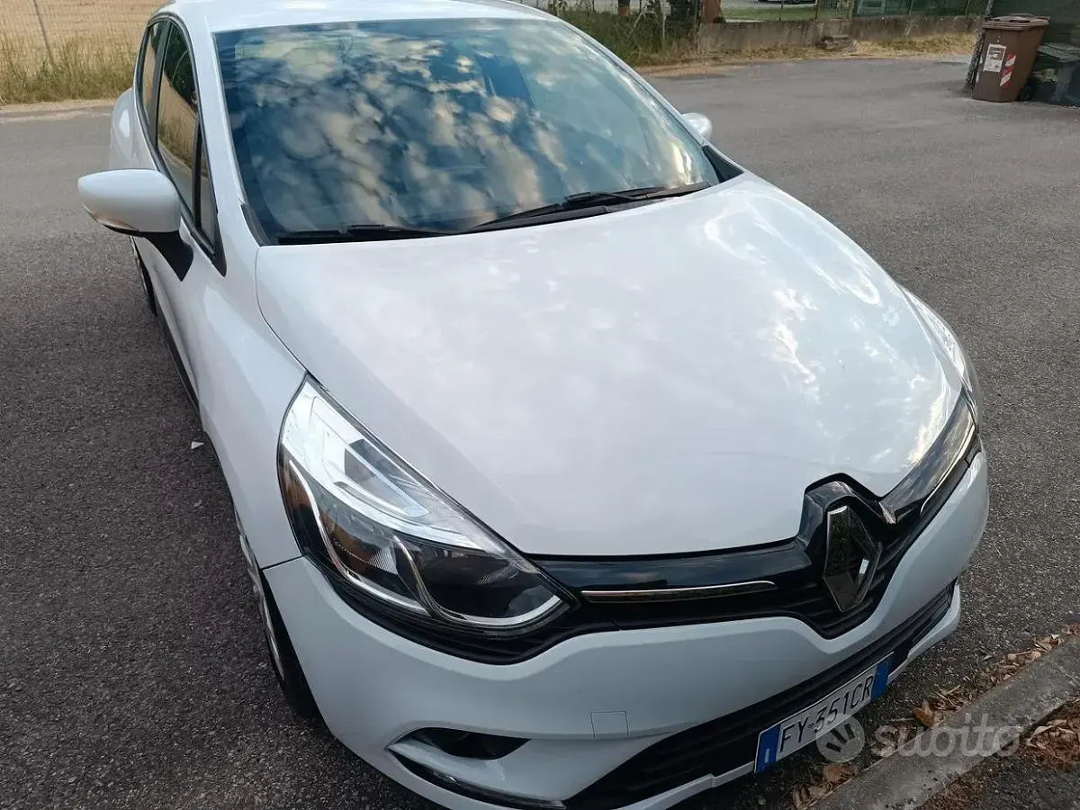 Usata Renault Clio 75 CV (55 kW) 2019 Bianco Berlina