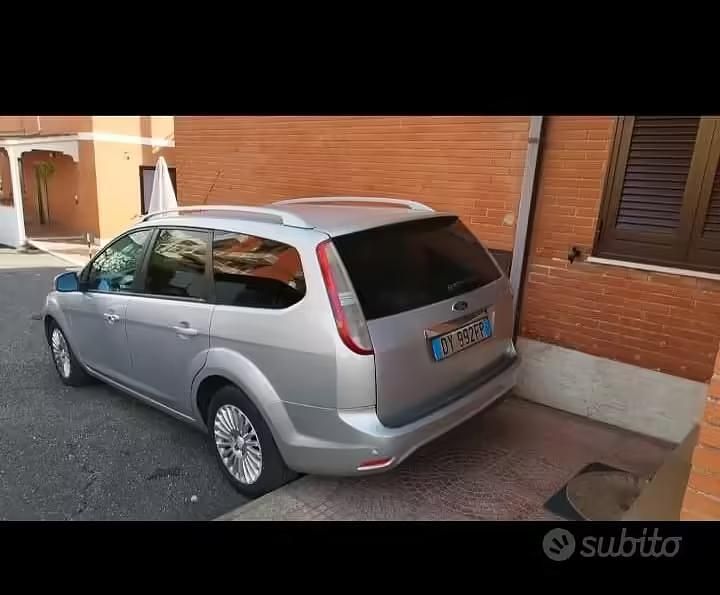 Usata Ford Focus Style 110 CV (80 kW) 2008 Grigio Station wagon