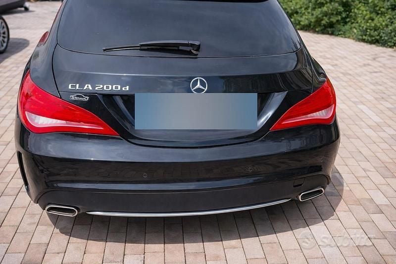 Usata Mercedes CLA200 Premium 136 CV (100 kW) 2016 Nero Station wagon
