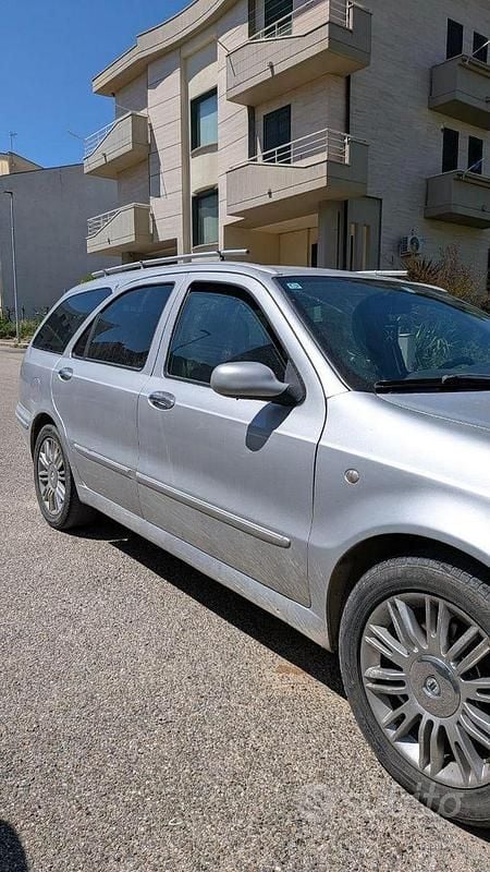 Begagnad Lancia Lybra 116 HK (85 kW) 2003 Kombi