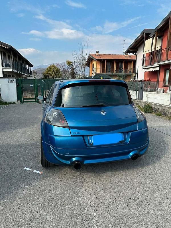 Usata Renault Mégane II Dynamique 106 CV (77 kW) 2005 Blu Berlina