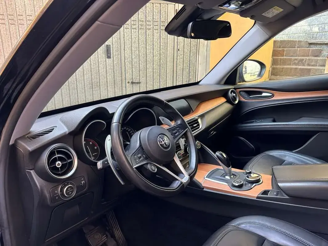 Usata Alfa Romeo Stelvio Executive 210 CV (154 kW) 2018 Nero SUV