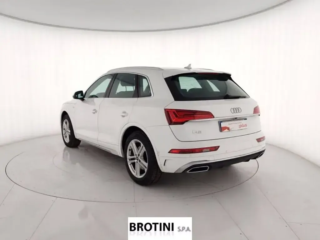 Begagnad Audi Q5 S-Line 163 HK (119 kW) 2022 Vit SUV
