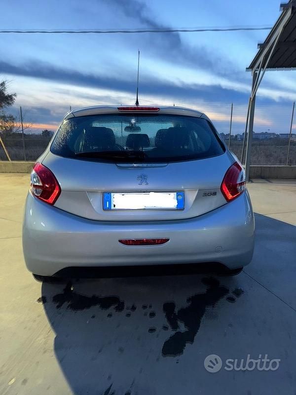 Usata Peugeot 208 82 CV (60 kW) 2013 Utilitaria
