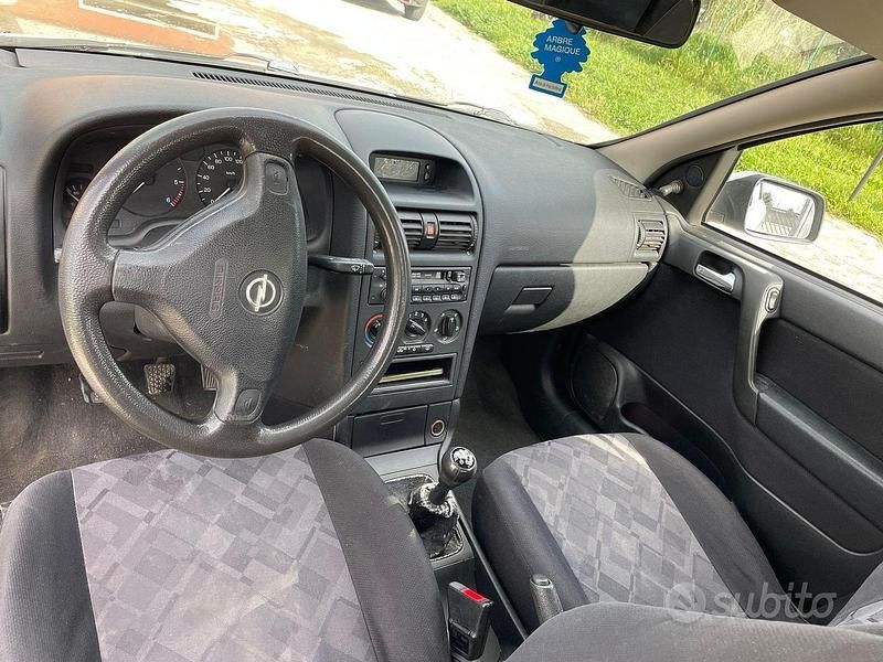 Usata Opel Astra 82 CV (60 kW) 1999 Grigio Station wagon