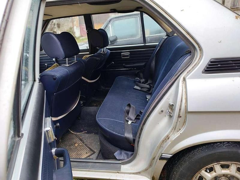 Usata BMW 518 90 CV (66 kW) 1979 Argento Berlina
