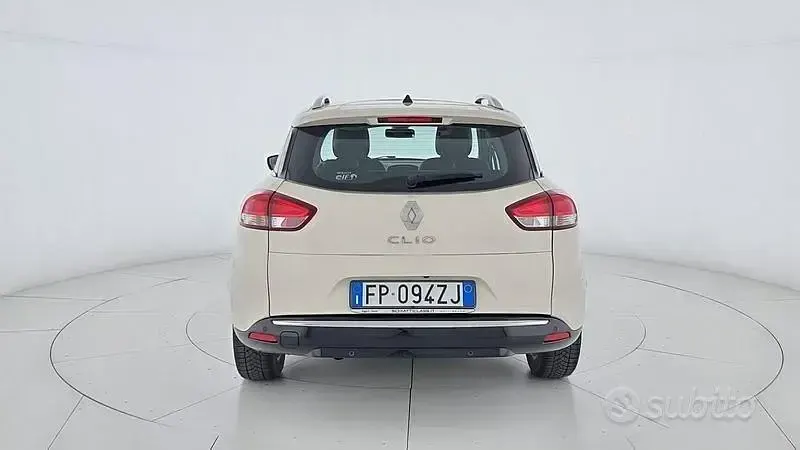 Usata Renault Clio 90 CV (66 kW) 2018 Beige Station wagon