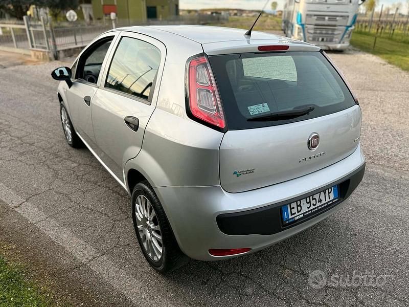 Usata Fiat Punto 77 CV (56 kW) 2010 Grigio Utilitaria